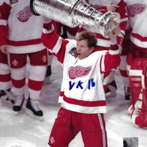 Vladimir Konstantinov Autographed 8x10 Photo ZOOMED OUT